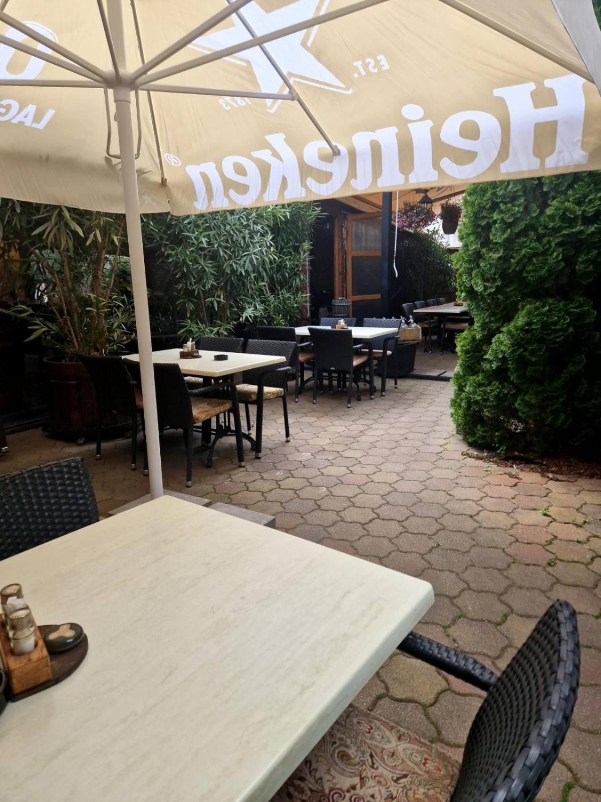 Bed and Breakfast Bacchus Pub és Panzió Dunaharaszti Exterior foto